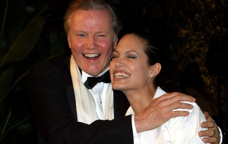 Angelina Jolie s-a împăcat cu tatăl ei la Veneţia