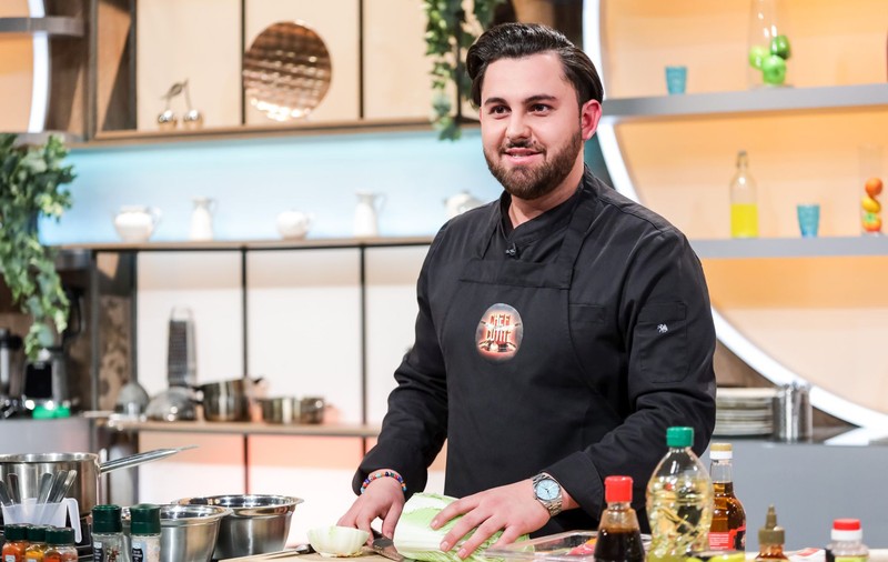 Povestea lui Janni de la „Chefi la cuțite”, tânărul român care a gătit pentru Usain Bolt și Lewis Hamilton