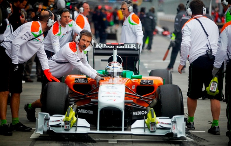 Patru mecanici ai echipei Force India au fost atacaţi în Bahrain