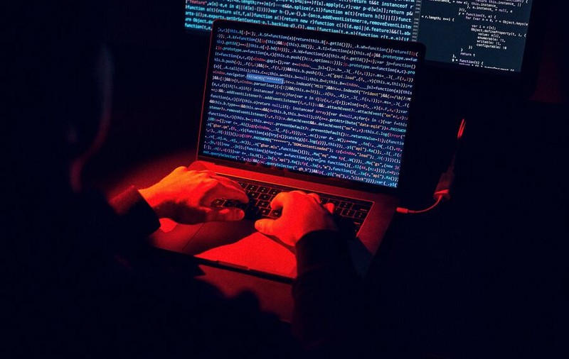 Povești de păcălit adulții - Cum să te ferești de phishing, ofertele „de nerefuzat” și falsele declarații de dragoste online