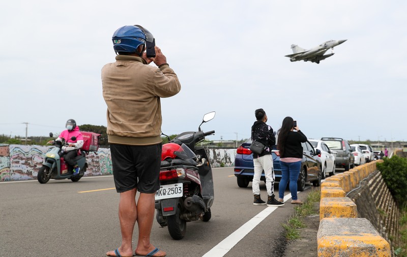 China a simulat că lovește „ținte cheie” din interiorul Taiwanului, în a doua zi de exerciții militare: „Este foarte provocator”