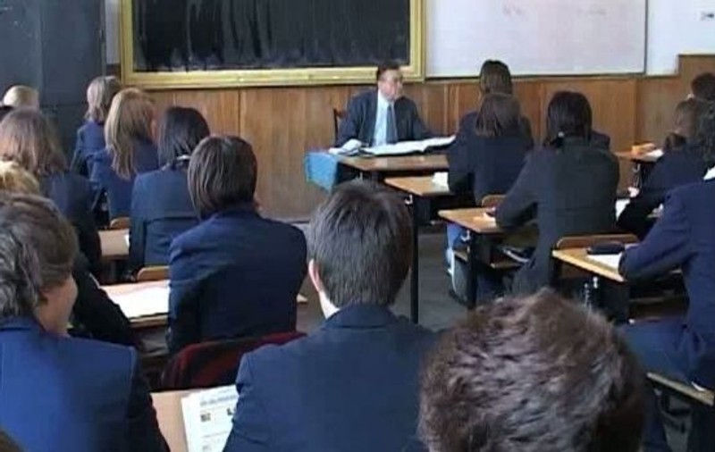 Profesorii, elevii și părinții vor ca școala să înceapă în 17 septembrie, vacanța de iarnă să dureze trei săptămâni, cea de primăvară, două