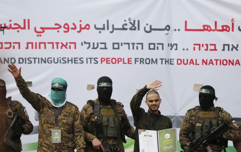Hamas anunță că va elibera ostatici doar cu un acord permanent de încetare a focului