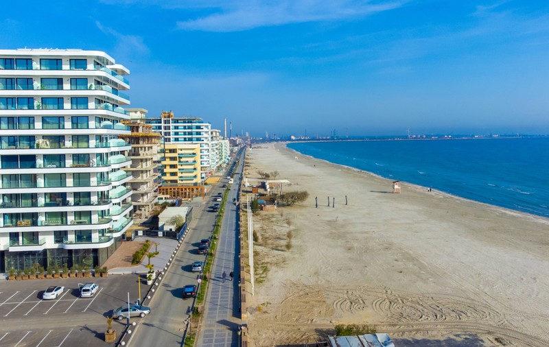 Câți turiști aleg să-și petreacă minivacanța de 1 Mai pe litoral: cererea este mai mică, deși hotelierii au pregătit 20.000 de locuri