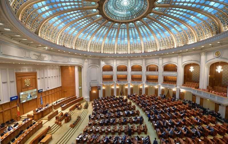 USR cere adoptarea în Parlament a unei declaraţii prin care regimul Putin să fie calificat terorist