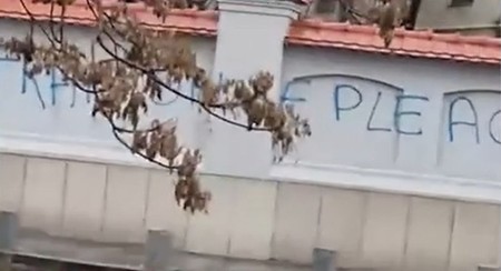 Klaus Iohannis nu are liniște nici de sărbători
