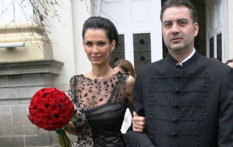 Nașul o sfătuiește pe Nicoleta Luciu să plece din trustul lui Adrian Sârbu