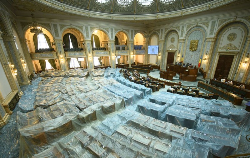 Senatorii români, obligați să meargă la serviciu. Fiecare absență îi va costa 950 de lei