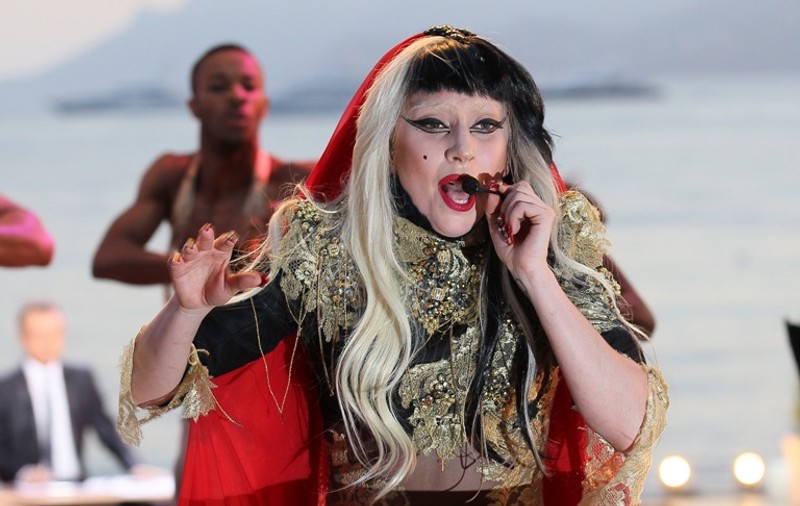 Se lansează în afaceri! Lady Gaga vrea să lanseze pe piaţă periuţe de dinţi cântătoare