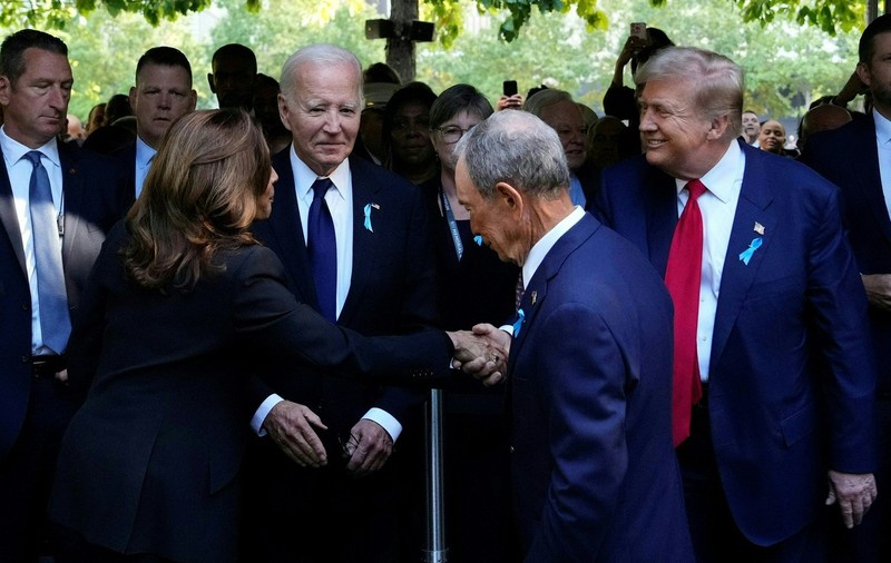 Harris, Trump şi Biden au afișat o rară şi fragilă aparenţă de unitate la New York, la comemorarea atentatelor de la 11 septembrie 2001