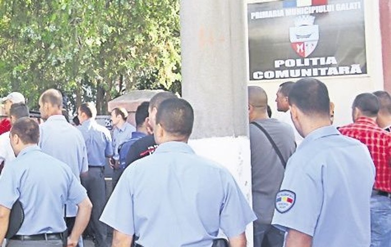 Poliţiştii comunitari au făcut grevă la Galaţi