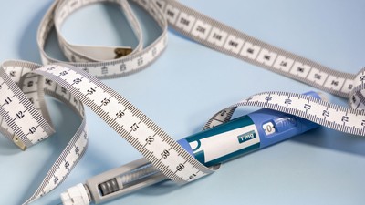 stilou ozempic-centimetru