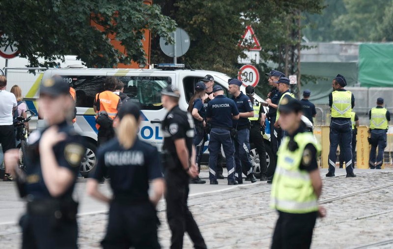 Un român, un bosniac și un italian, arestați în Germania pentru deținerea de materiale explozive