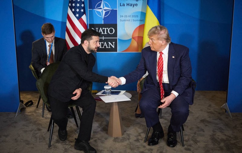 Zelenski se întâlnește cu lideri din ţări aliate Kievului în Franţa, în 6 ianuarie