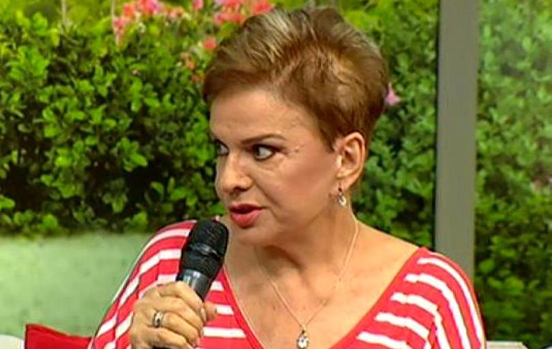 Ultima apariție în public a Ionelei Prodan. Fetele sale au scos-o la plimbare în curtea spitalului