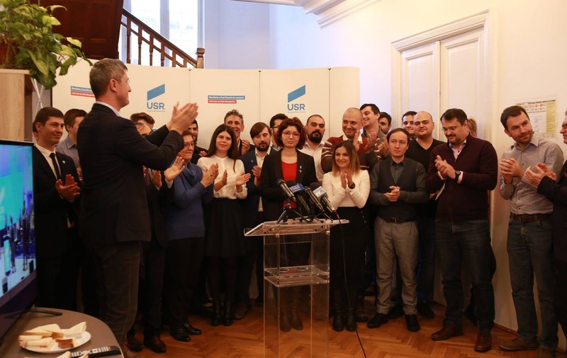 USR şi-a stabilit candidaţii la europarlamentare. Cristian Ghinea şi Clotilde Armand deschid lista. Mesajul partidului pentru Cioloş