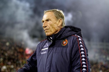 epa04662584 Cagliari's coach Zdenek Zeman looks on prior the Italian Serie A soccer match Cagliari Calcio vs Empoli FC at Sant'Elia stadium in Cagliari, Sardinia island, Italy, 14 March 2015. EPA/GIUSEPPE UNGARI