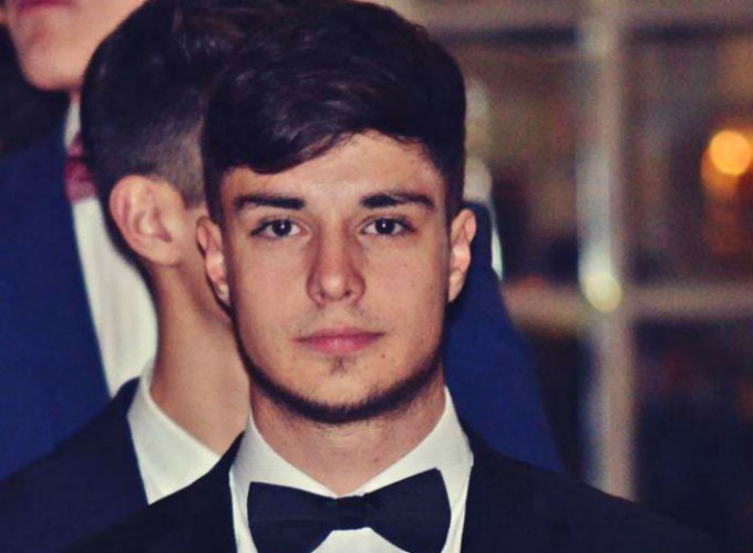 Alexandru Hogea a pierit la 23 de zile de la incendiul din Colectiv, pe un pat de spital, în Austria. Avea arsuri pe jumătate din corp