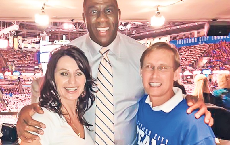 Nadia Comăneci, soţul ei, Bart Conner, şi celebrul Magic Johnson au văzut împreună finala NBA