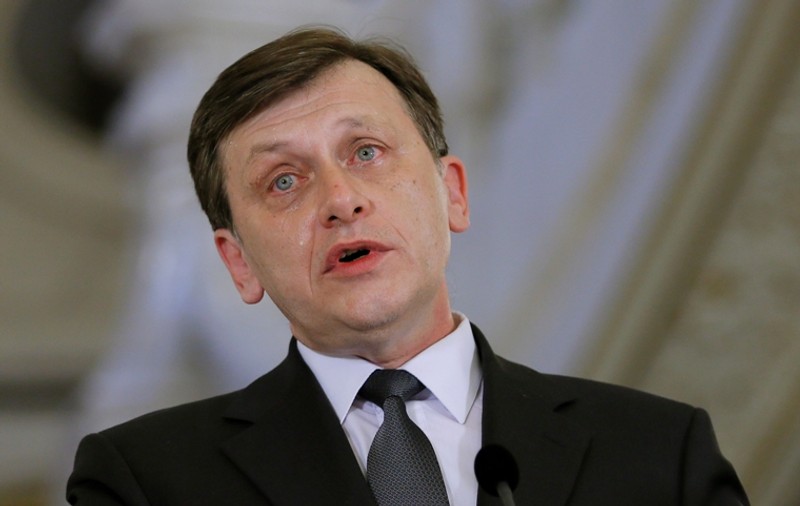 ATACUL-ŞOC al lui CRIN la MERKEL şi BARROSO. Ce l-a enervat pe preşedintele interimar