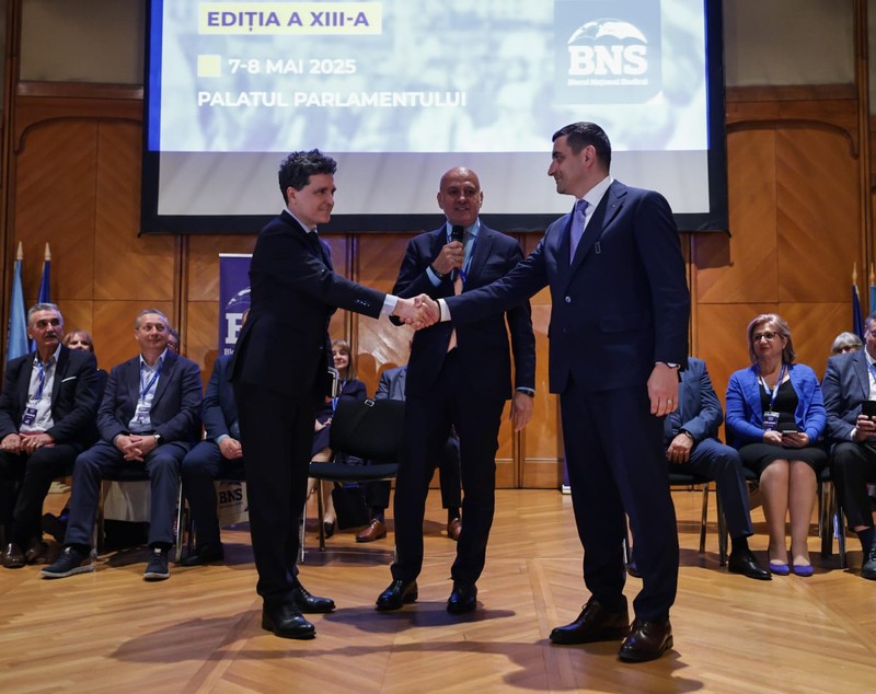 Nicușor Dan vs George Simion. Ce au spus la prima confruntare înaintea turului 2 al alegerilor prezidențiale, la Congresul BNS
