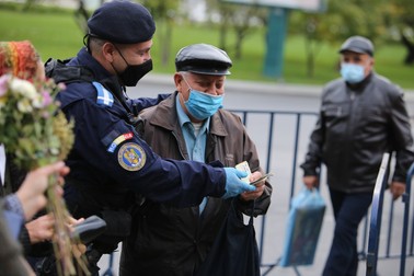 Un bărbat a prezentat jandarmului un Buletin de Identitate în formatul vechi, dinaintea apariției Cărții de Identitate