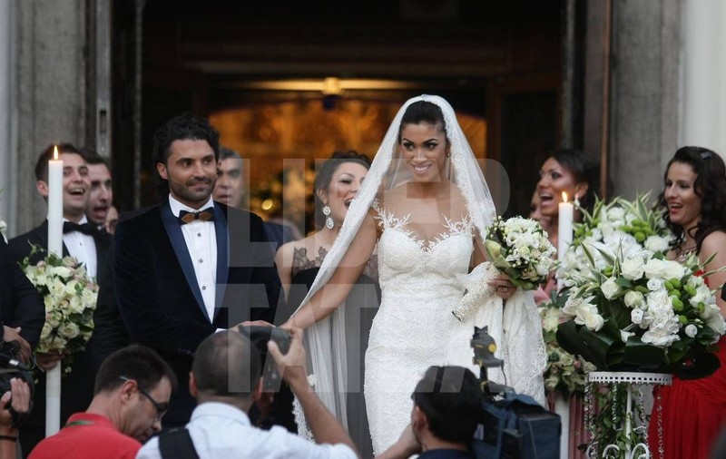 IULIA ALBU o face PRAF pe RALUCA PASTRAMĂ: "În rochia aia de mireasă este ca o maimuţă deghizată"