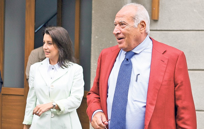 VEŞTI de după gratii! Dan Voiculescu, zece zile fără familie