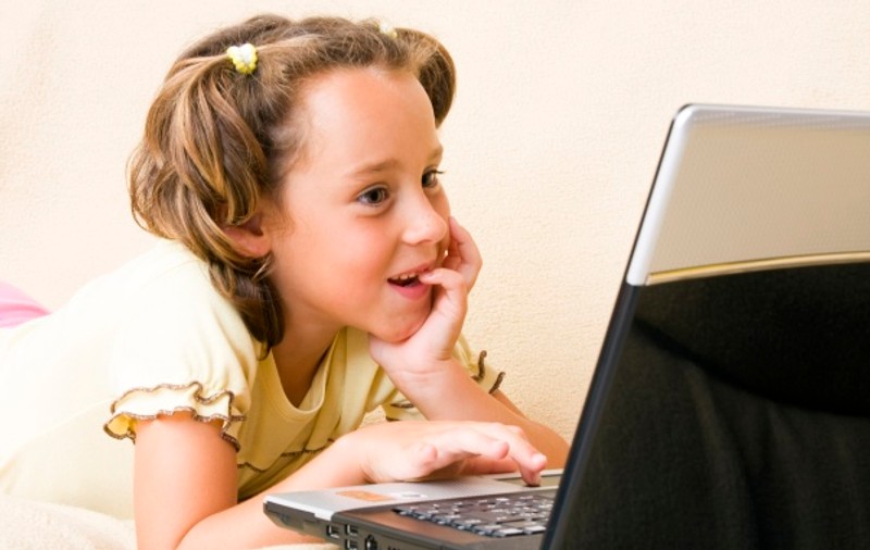 61% din conținutul online ilegal raportat este găzduit în România 