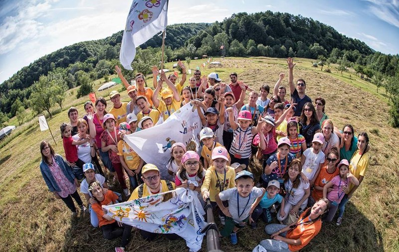 După ce au învins cancerul, și-au vindecat sufletele în Magic Camp