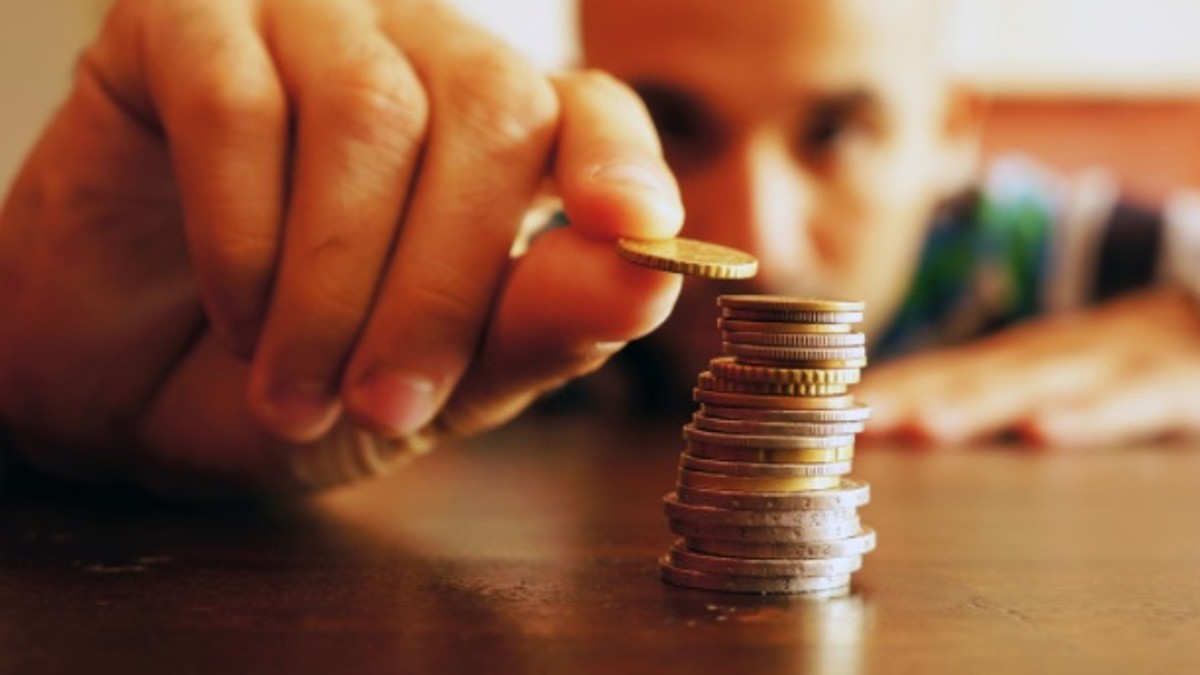 Cum cheltuiesc românii banii în funcție de profesie