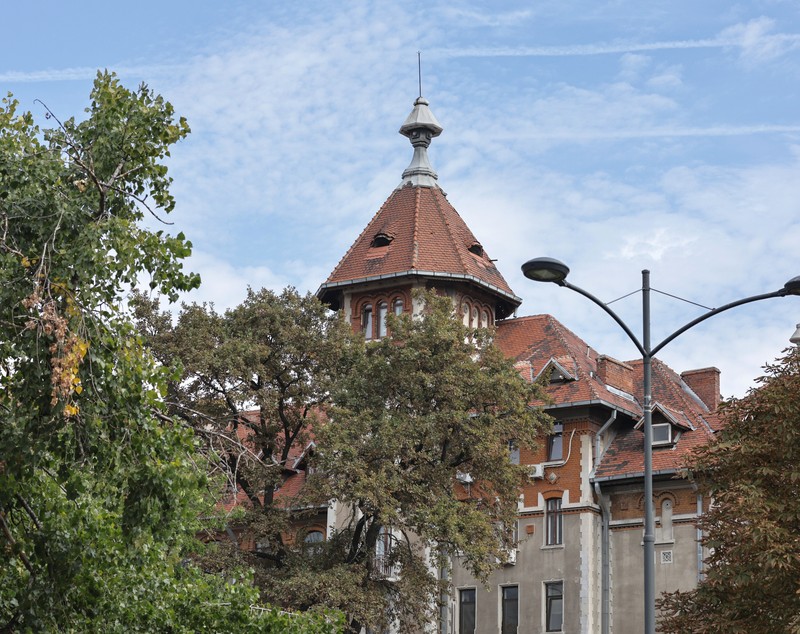 Blocul C.A.M. din Piața Lahovary