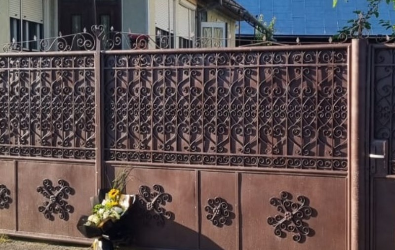 Crimă la Mănăstireni, în Cluj, unde o bătrână a fost găsită în curtea casei cu leziuni la nivelul capului. Principalul suspect a fost prins