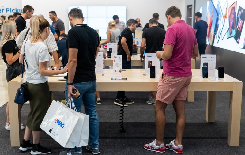 Cumpărături de peste 90 de milioane de euro după 12 ore de Black Friday, la eMag. Au fost vândute aproape 1.500.000 de produse