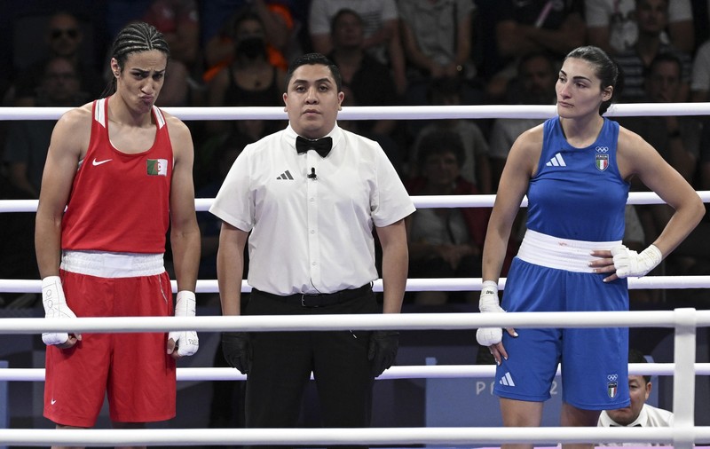 Pugilista italiană Angela Carini a abandonat după mai puţin de un minut meciul cu sportiva algeriană Imane Khelif: „Nu e corect”