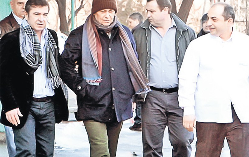 Mircea Lucescu a fost externat, deşi nu este complet refăcut | FOTO&VIDEO