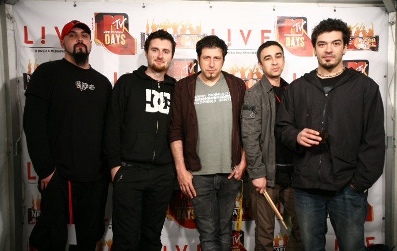 Surpriză de proporţii în rockul românesc! După 15 ani, clăparul Sorin Dănescu părăseşte formaţia Viţa de Vie!