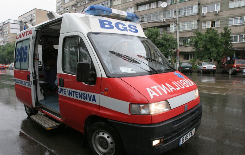 Bucureştiul în noaptea dintre ani: 34 de come alcoolice şi 11 tentative de suicid