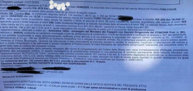 Procesul verbal din care reiese că femeia a fost amendată de poliție cu 847 de euro pentru conducerea mașinii cu 703 km/h