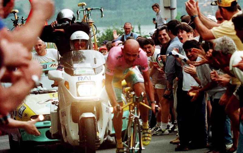 Un medic legist a dezvăluit cauza morții fostului mare ciclist italian Marco Pantani!