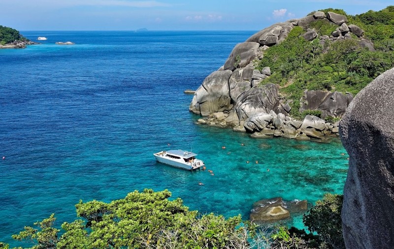 Turiștii care vizitează Thailanda vor sta două săptămâni în carantină pe iaht