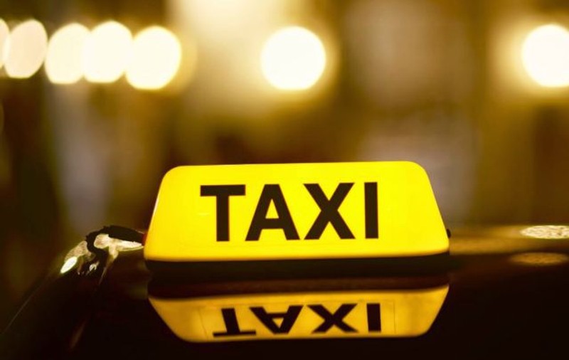FOTO | Ce "clientă" a găsit un taximetrist din Craiova. "O fi venit Iulia Albu în oraș?"