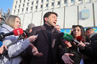 Actorul și comediantul Volodimir Zelenski dă declarații jurnaliștilor despre candidatura sa la alegerile prezidențiale din Ucraina 2019 (Foto: HEPTA)