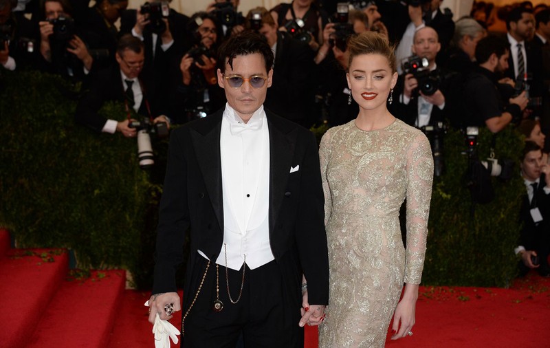 Dezgustător! Johnny Depp nu se spală pe dinţi cu zilele