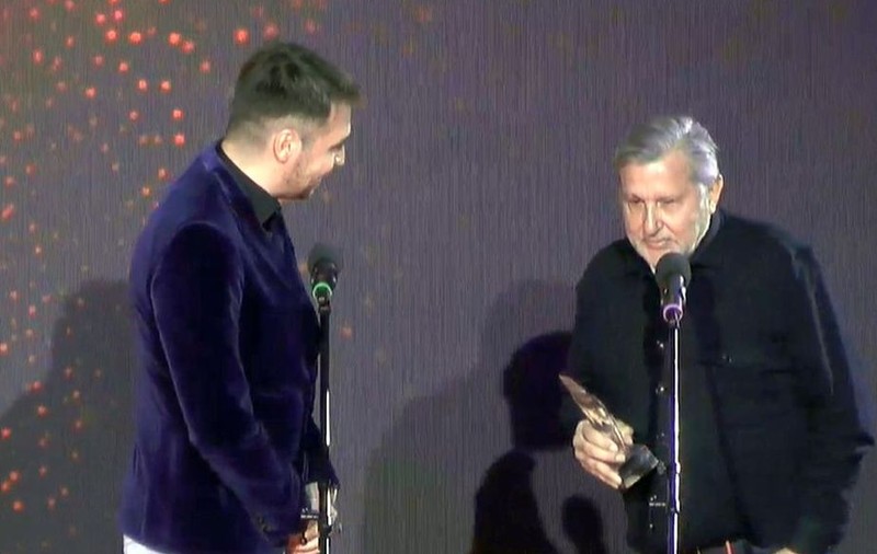 Gala GSP 2019 | Ilie Năstase, aluzie la decorațiile retrase de Klaus Iohannis, când a primit trofeul „Legendă GSP”: „Cu toate prostiile pe care le spun, nu mi-l va lua nimeni”
