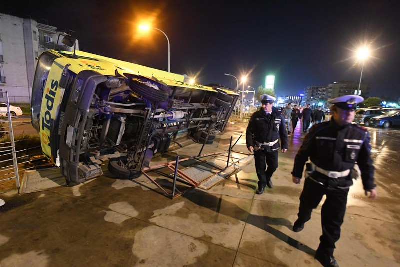 O tornadă a făcut ravagii în sudul Italiei