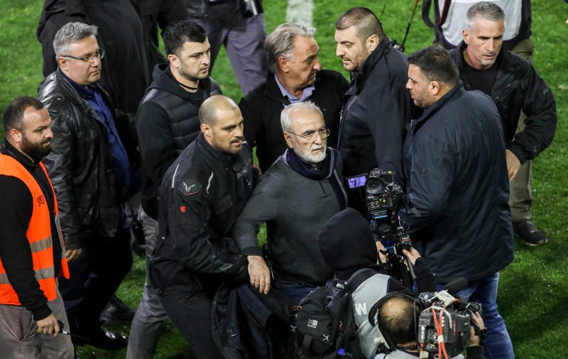 Noutăți în scandalul din fotbalul din Grecia. FIFA amenință cu excluderea federației elene, liga constestă suspendarea campionatului!