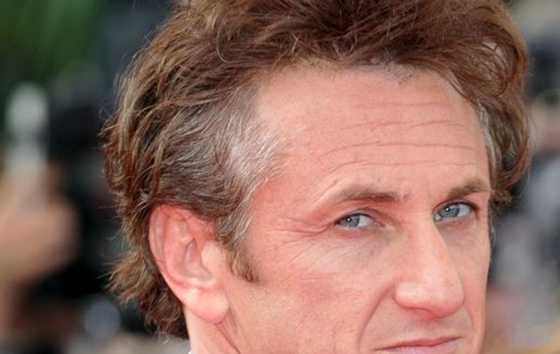 Sean Penn le doreşte celor care-l critică să moară de cancer rectal