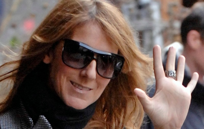 Celine Dion lansează o linie de ochelari de soare