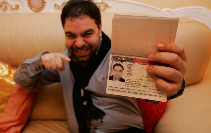 Florin Salam îşi ia casă în State